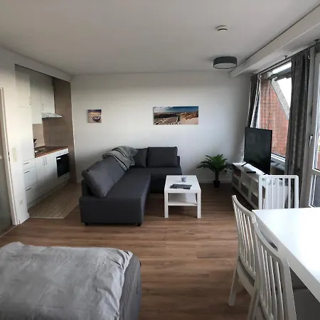 Nur 50m Zum Yachthafen Und 100m Zum Apartment Kiel