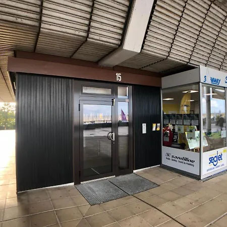 Nur 50m Zum Yachthafen Und 100m Zum Kiel