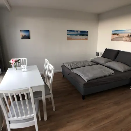 Nur 50m Zum Yachthafen Und 100m Zum *