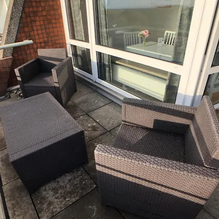 Nur 50m Zum Yachthafen Und 100m Zum Apartment Kiel