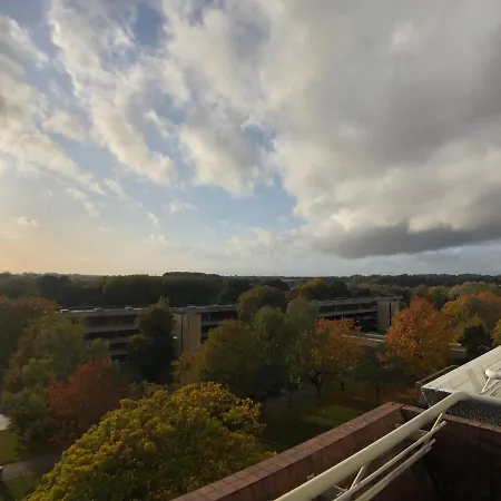 Nur 50m Zum Yachthafen Und 100m Zum * Kiel